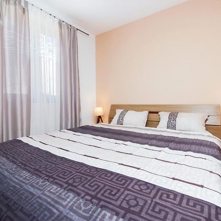 Apartment Deluxe 罗维尼 外观 照片
