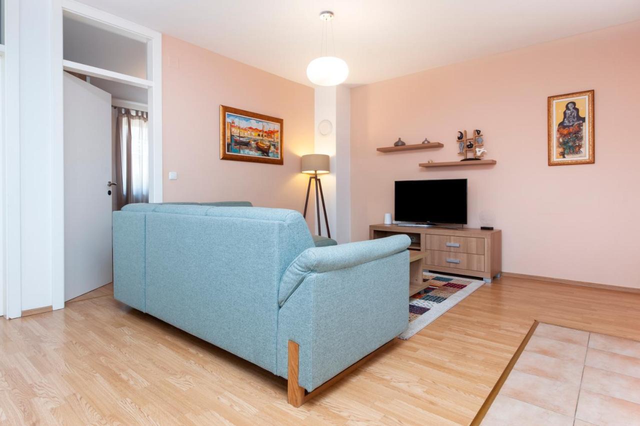 Apartment Deluxe 罗维尼 外观 照片