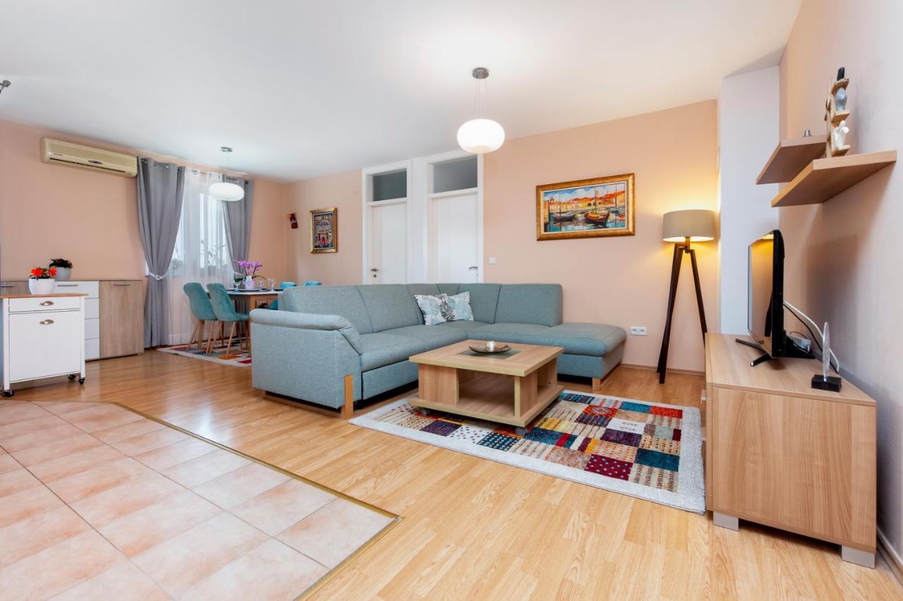Apartment Deluxe 罗维尼 外观 照片
